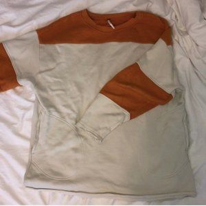 OVERSIZED SWEATSHIRT